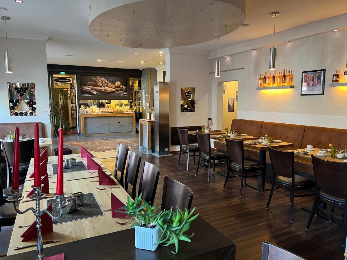 Hotel Ammerlaender Hof Westerstede Bagian luar foto