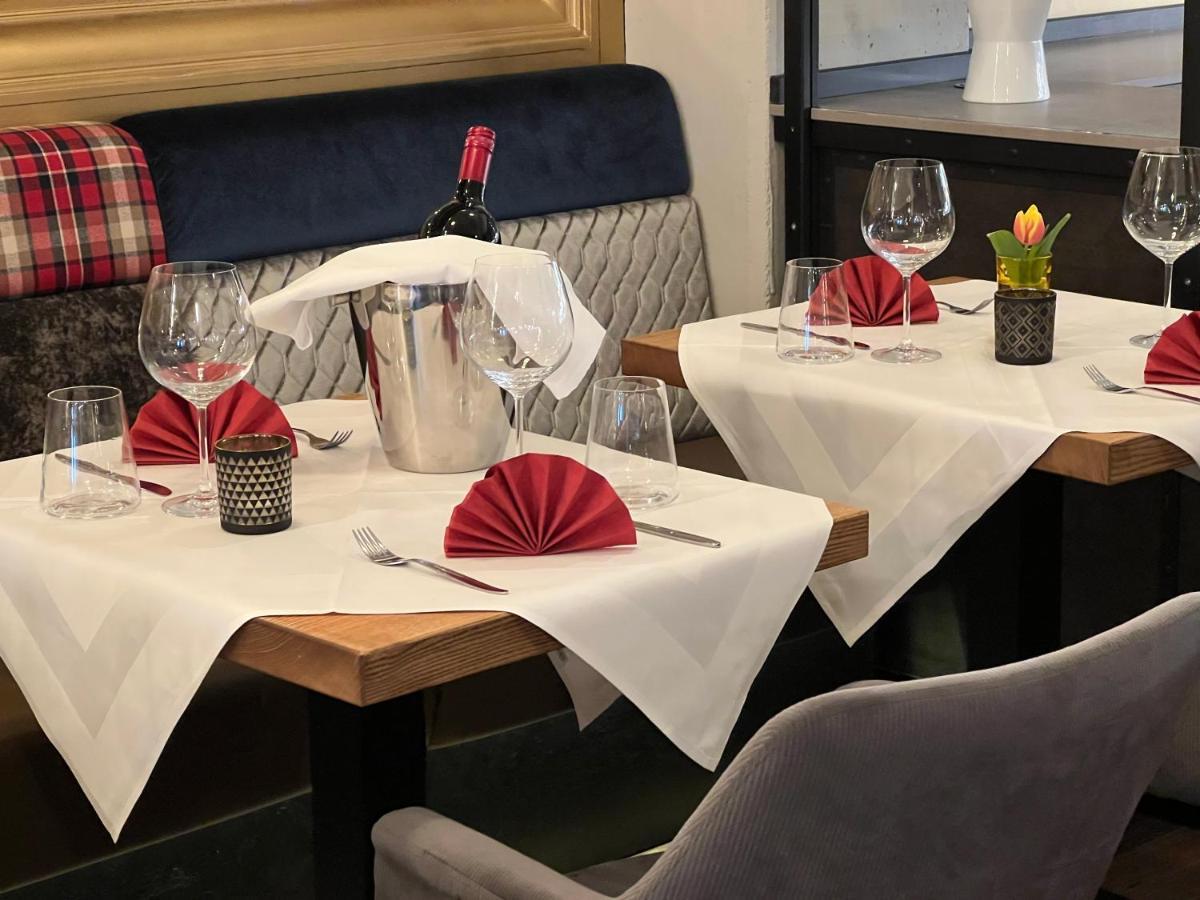 Hotel Ammerlaender Hof Westerstede Bagian luar foto