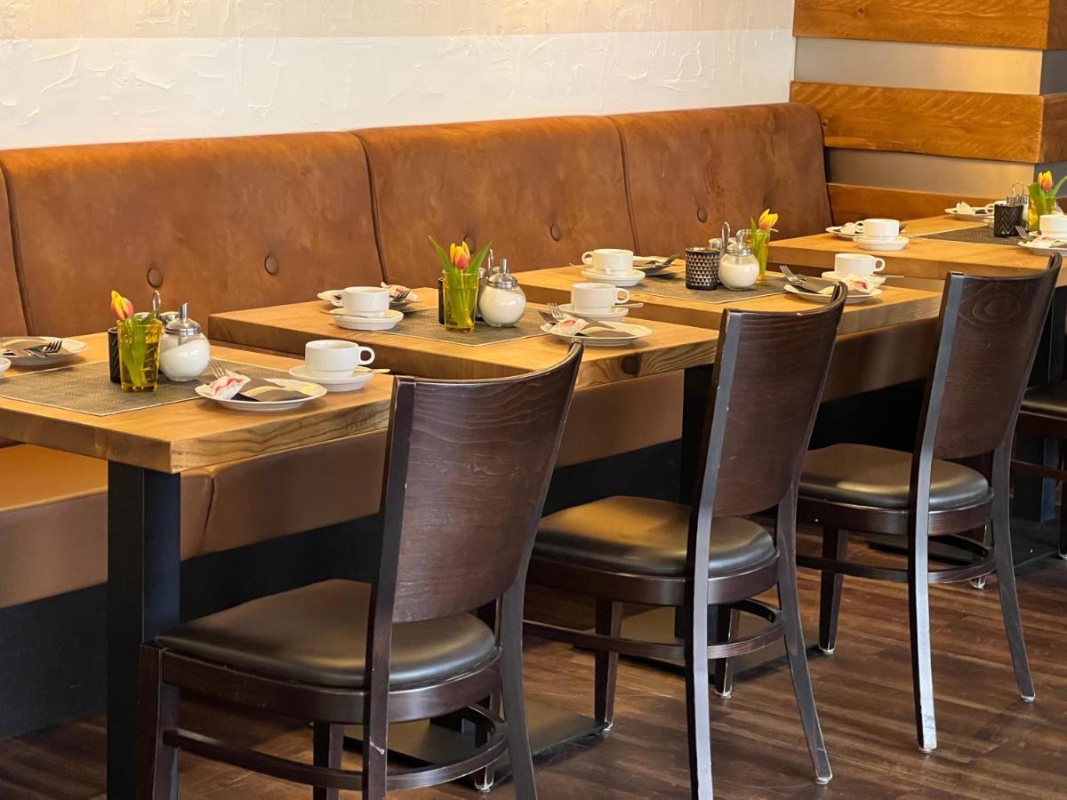 Hotel Ammerlaender Hof Westerstede Bagian luar foto