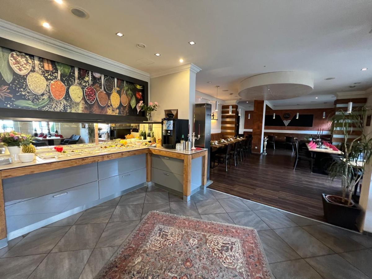Hotel Ammerlaender Hof Westerstede Bagian luar foto
