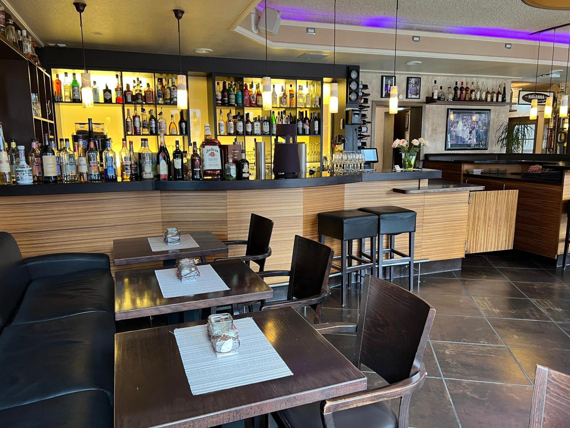 Hotel Ammerlaender Hof Westerstede Bagian luar foto