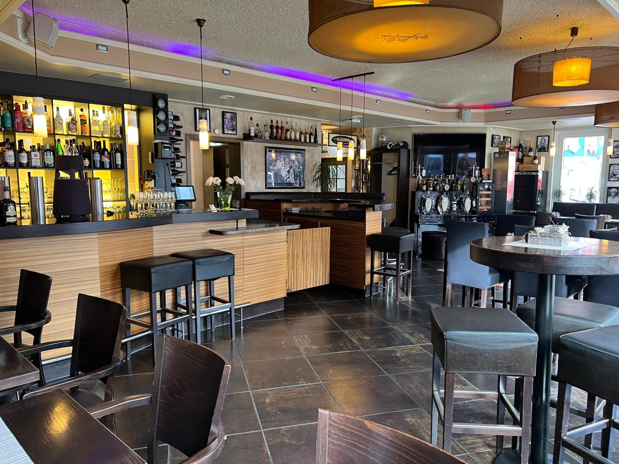Hotel Ammerlaender Hof Westerstede Bagian luar foto