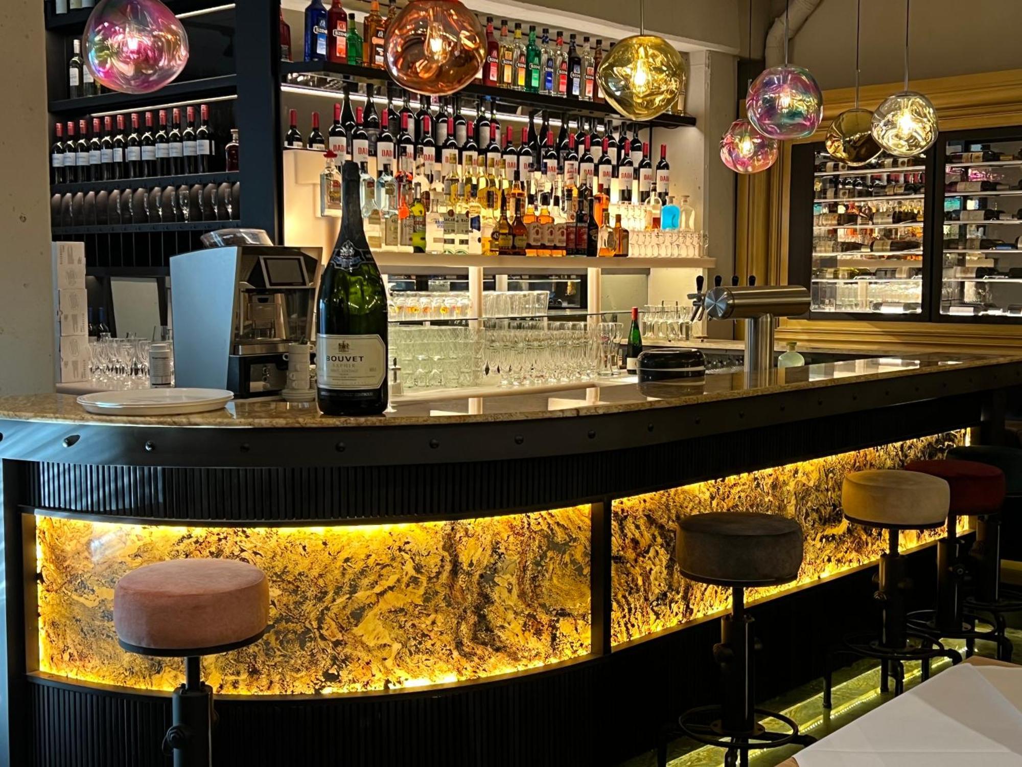 Hotel Ammerlaender Hof Westerstede Bagian luar foto