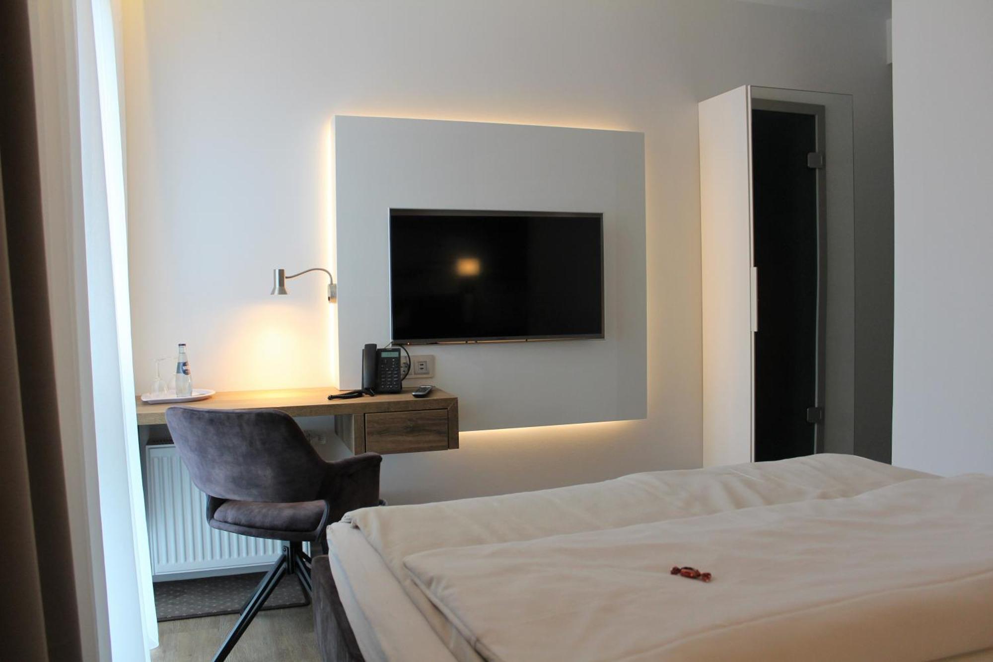 Hotel Ammerlaender Hof Westerstede Bagian luar foto